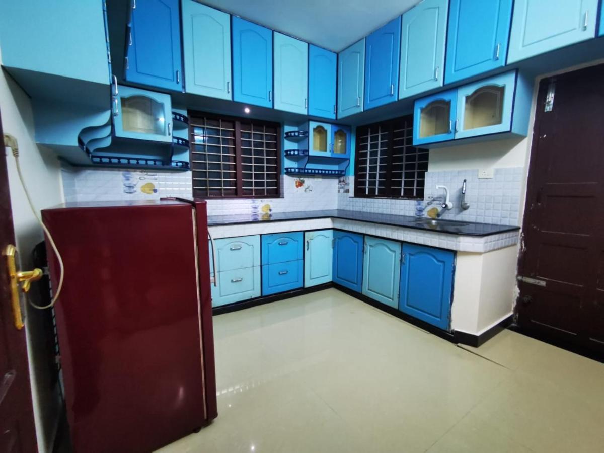 J2 Home Stay - Luxury Homes With Caravan Services Thiruvananthapuram Екстериор снимка