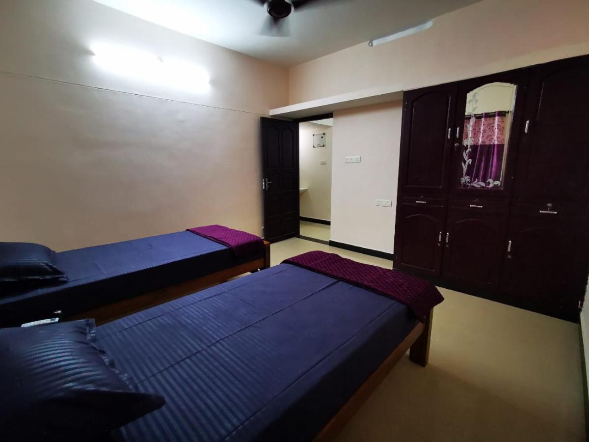 J2 Home Stay - Luxury Homes With Caravan Services Thiruvananthapuram Екстериор снимка