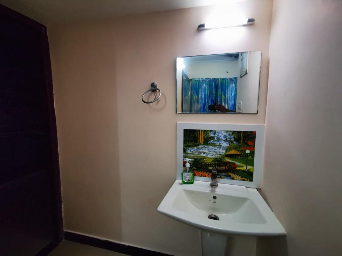 J2 Home Stay - Luxury Homes With Caravan Services Thiruvananthapuram Екстериор снимка