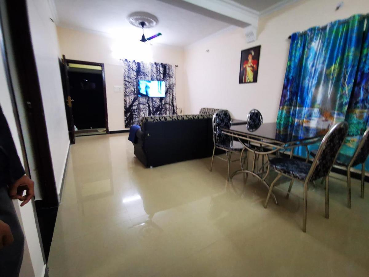 J2 Home Stay - Luxury Homes With Caravan Services Thiruvananthapuram Екстериор снимка