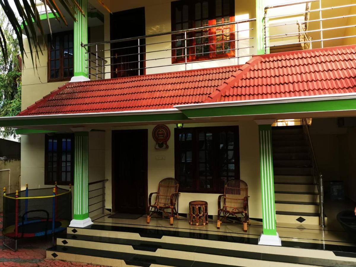 J2 Home Stay - Luxury Homes With Caravan Services Thiruvananthapuram Екстериор снимка